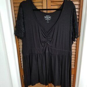Torrid Super Soft Knit Tee with lace sleeves, Size 3